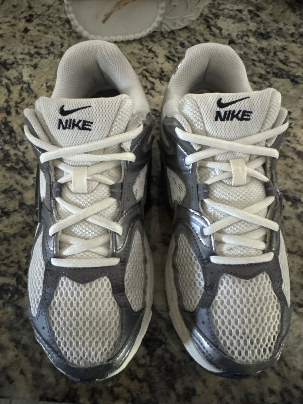 Nike Men's White and Gray Breathable Mesh Sneakers